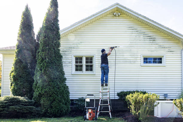 Best Animal Enclosure Cleaning  in Lindsborg, KS